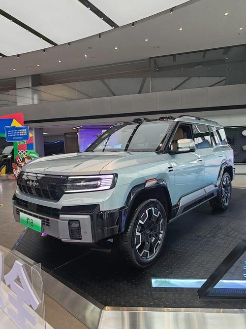 重庆247比亚迪方程豹硬派越野的爆款，英菲尼迪35周年与你共成长